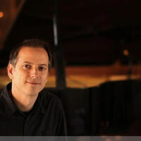 Michael Logozar個人資料介紹_個人檔案(生日/星座/歌曲/專輯/MV作品)