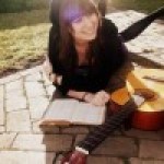 Caitlin Harnett個人資料介紹_個人檔案(生日/星座/歌曲/專輯/MV作品)