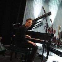 Dustin O'Halloran圖片照片_Dustin O'Halloran
