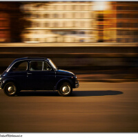 Speeding cars圖片照片_Speeding cars