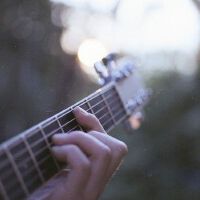 傷感吉他圖片照片_傷感吉他