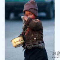 街邊小乞丐圖片照片_街邊小乞丐