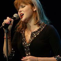 Renee Olstead（加拿大）個人資料介紹_個人檔案(生日/星座/歌曲/專輯/MV作品)