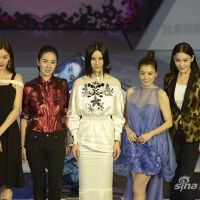 女神的新衣圖片照片_女神的新衣