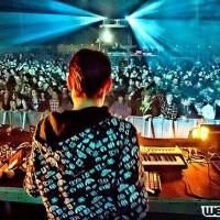 Far Too Loud圖片照片_Far Too Loud