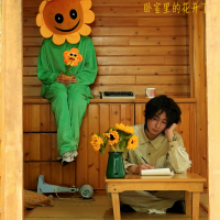 臥室里的花開了