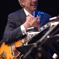 Kenny Burrell圖片照片_Kenny Burrell