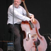 Niels-Henning Ørsted Pedersen圖片照片_Niels-Henning Ørsted Pedersen