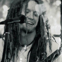Newton Faulkner圖片照片_Newton Faulkner