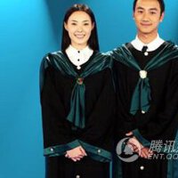 天平上的馬爾濟斯圖片照片_天平上的馬爾濟斯