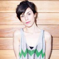 Julia Alfrida個人資料介紹_個人檔案(生日/星座/歌曲/專輯/MV作品)