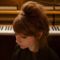 Poppy Ackroyd圖片照片_Poppy Ackroyd