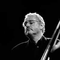 Niels-Henning Ørsted Pedersen圖片照片_Niels-Henning Ørsted Pedersen