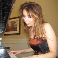 Laura Sullivan圖片照片
