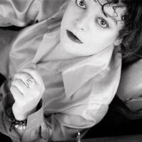 Angela McCluskey圖片照片_Angela McCluskey